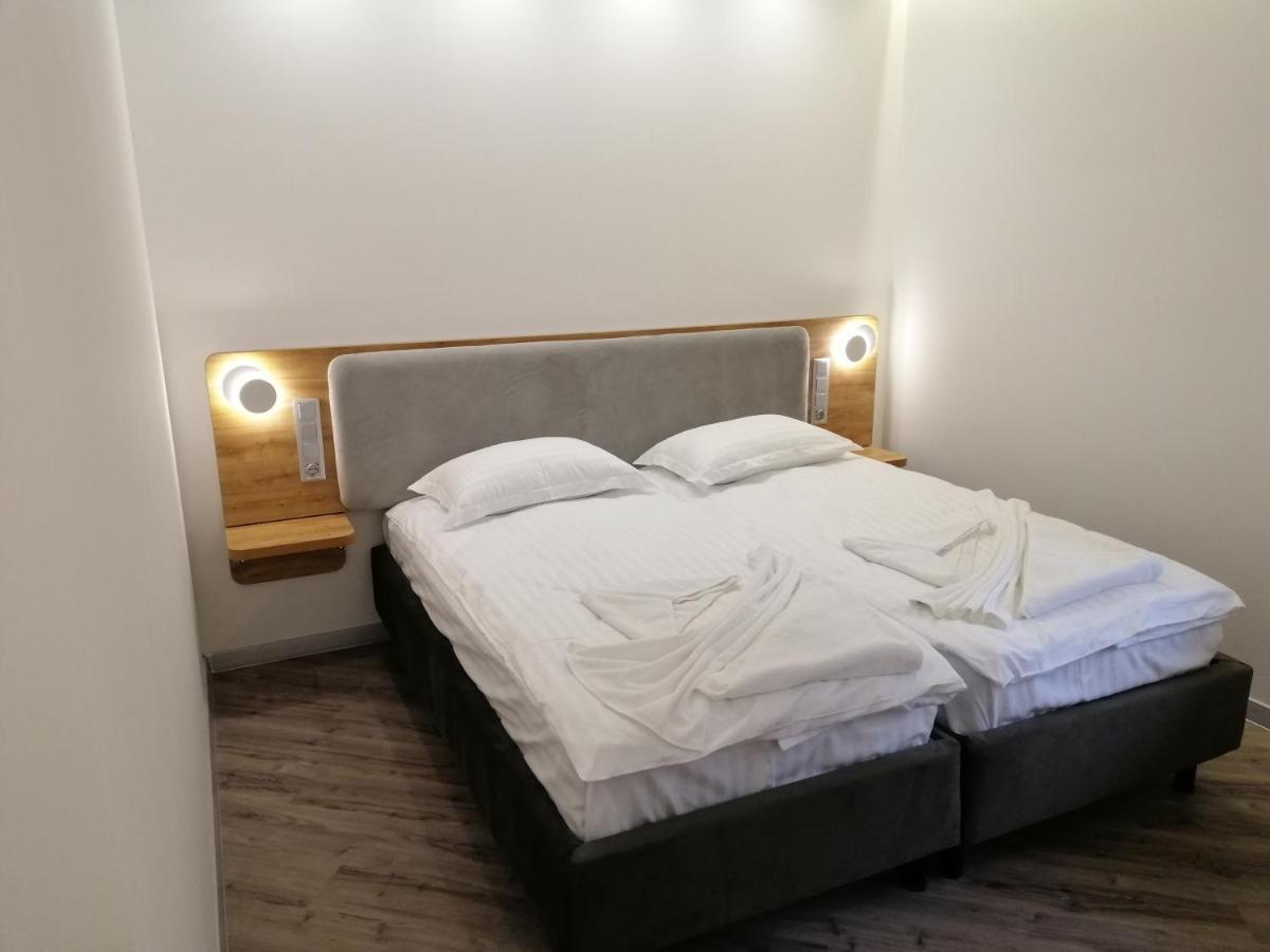 Guest House Bar  ภายนอก รูปภาพ